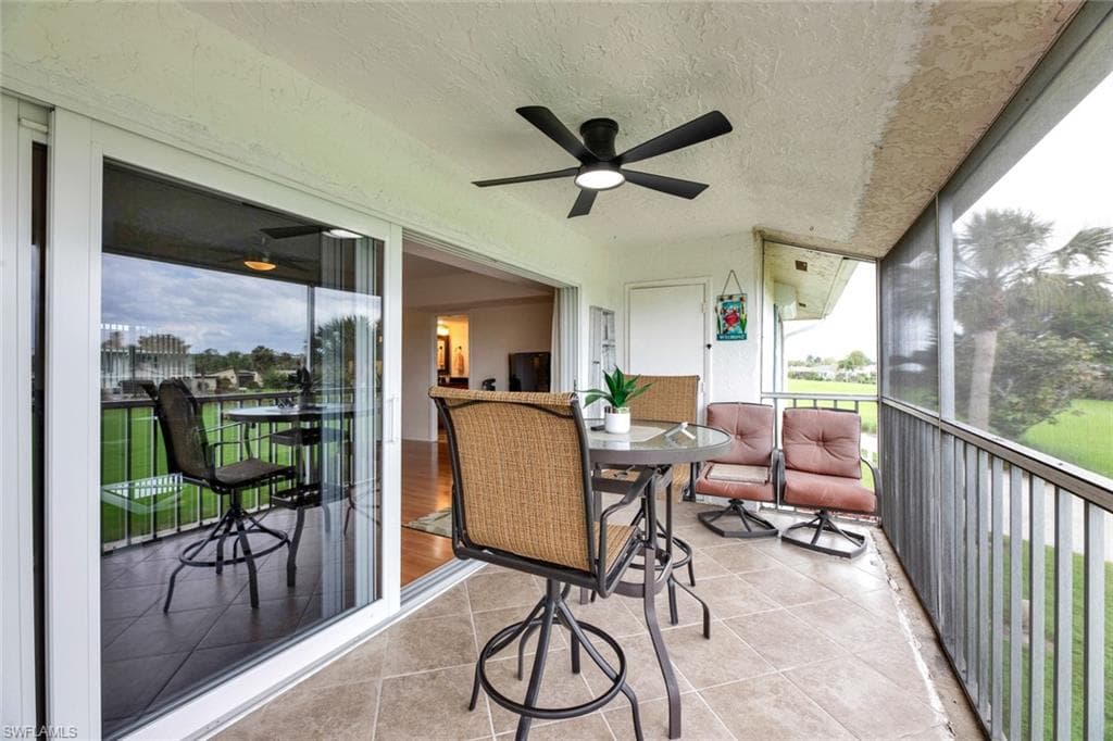 272 Winners Cir 4, Naples, FL 34112-7
