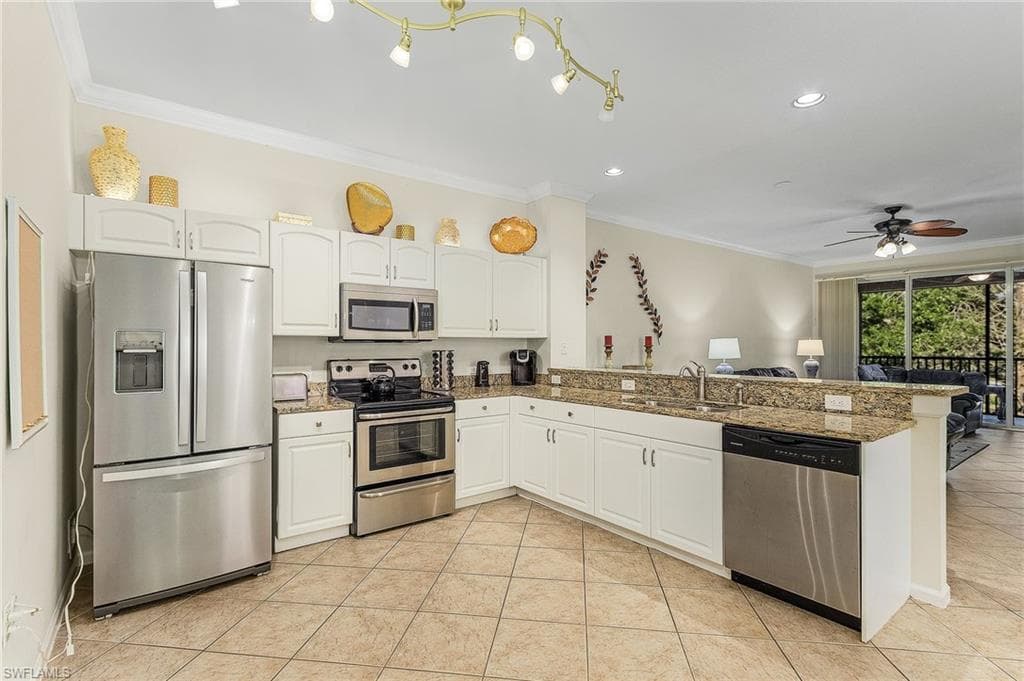 10040 Heather Ln 1404, Naples, FL 34119-6