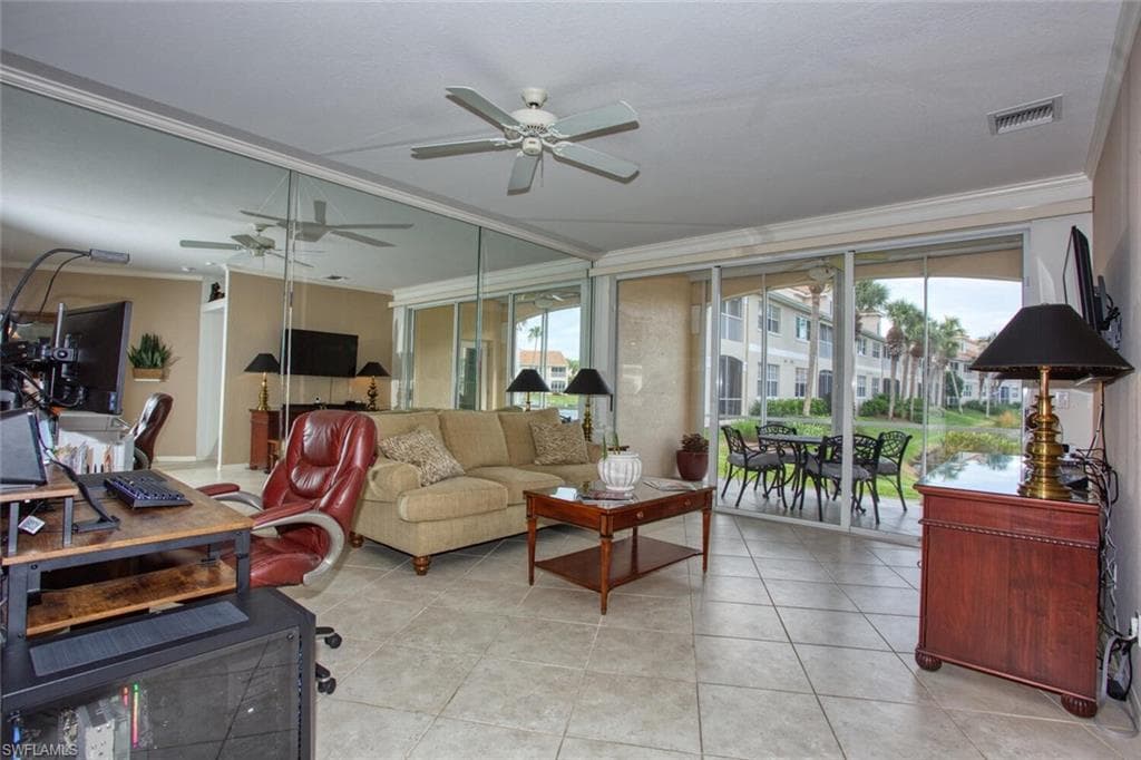 8365 Excalibur Cir K6, Naples, FL 34108-9