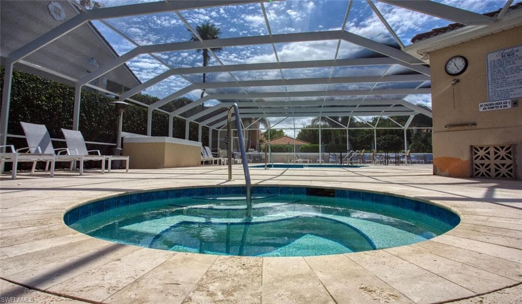 8365 Excalibur Cir K6, Naples, FL 34108-20