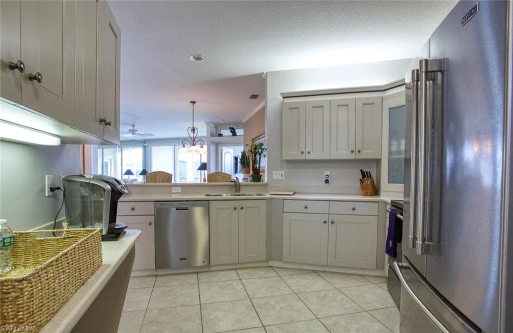 8365 Excalibur Cir K6, Naples, FL 34108-6