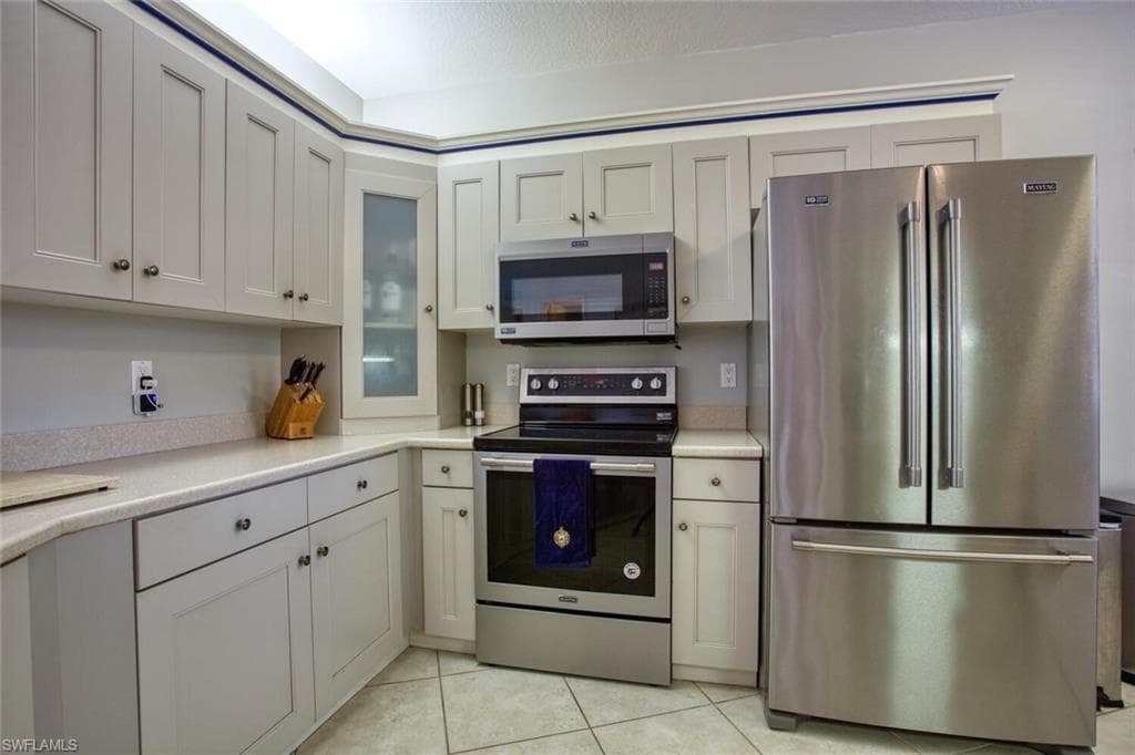 8365 Excalibur Cir K6, Naples, FL 34108-7
