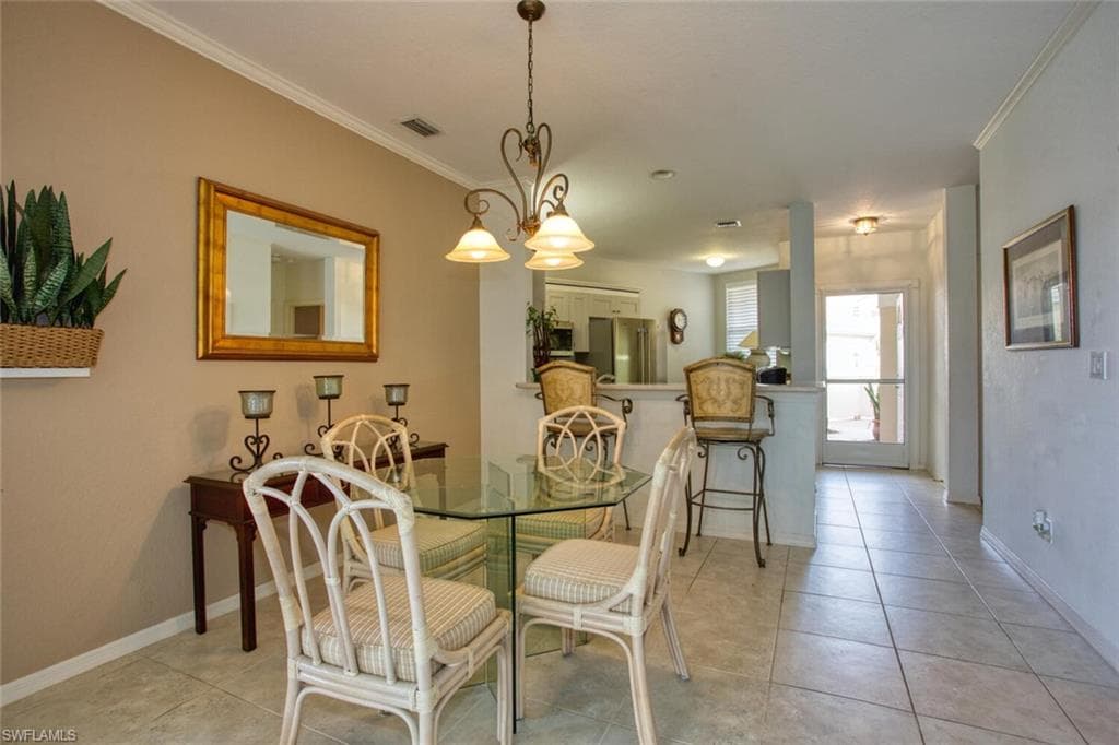 8365 Excalibur Cir K6, Naples, FL 34108-8