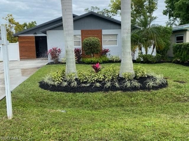 683 102nd Ave N, Naples, FL 34108-18