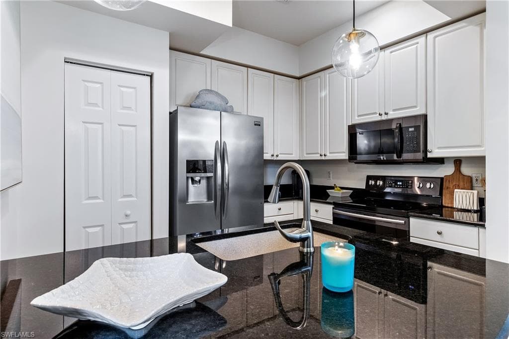14955 Sterling Oaks Dr, Naples, FL 34110-3
