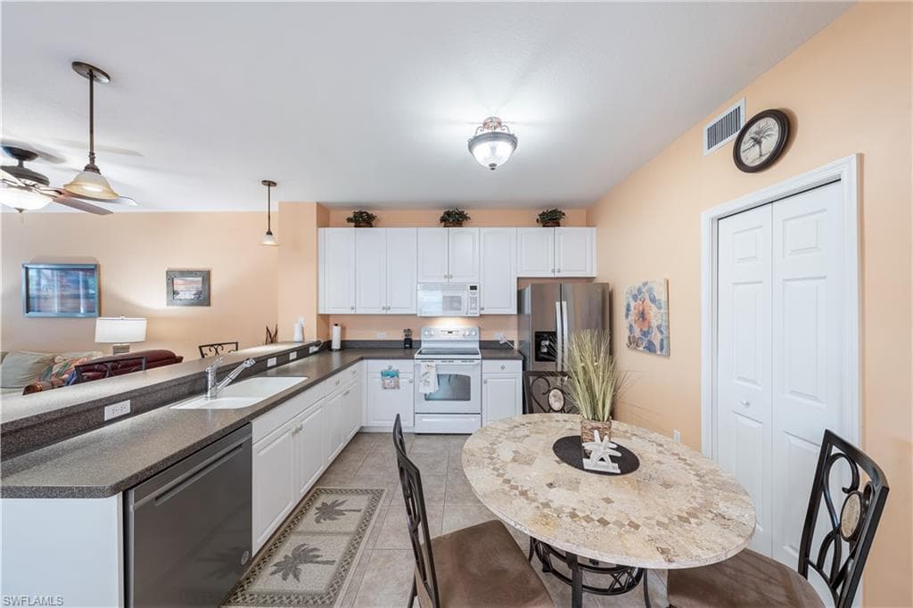 10024 Heather Ln 1001, Naples, FL 34119-9
