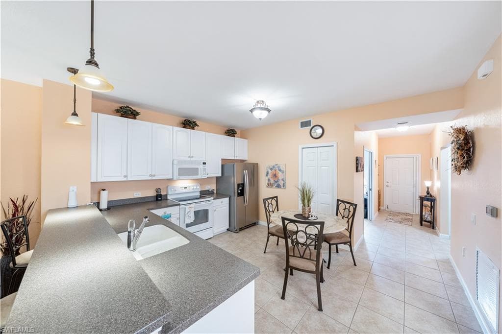 10024 Heather Ln 1001, Naples, FL 34119-12