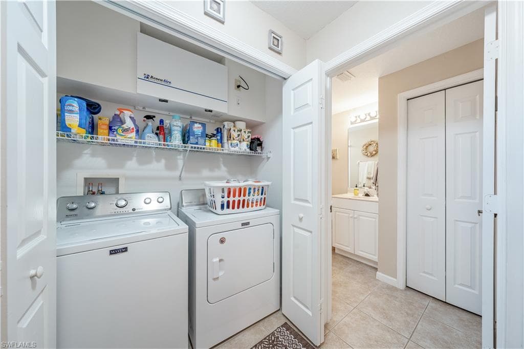 10024 Heather Ln 1001, Naples, FL 34119-19