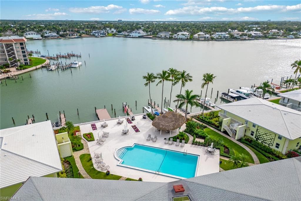 2850 Gulf Shore Blvd N 102, Naples, FL 34103-21