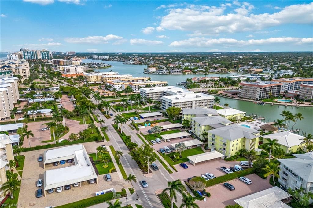 2850 Gulf Shore Blvd N 102, Naples, FL 34103-25