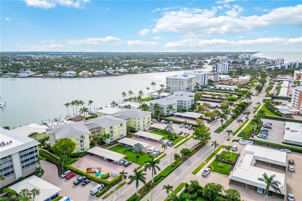 2850 Gulf Shore Blvd N 102, Naples, FL 34103-26