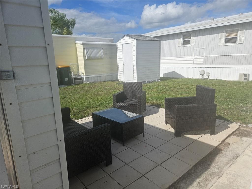 4 Onyx Dr 4-o, Naples, FL 34114-18