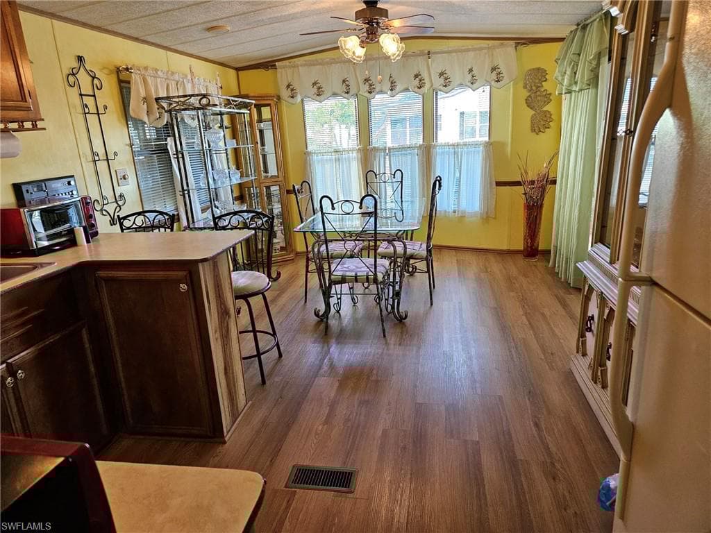 4 Onyx Dr 4-o, Naples, FL 34114-26