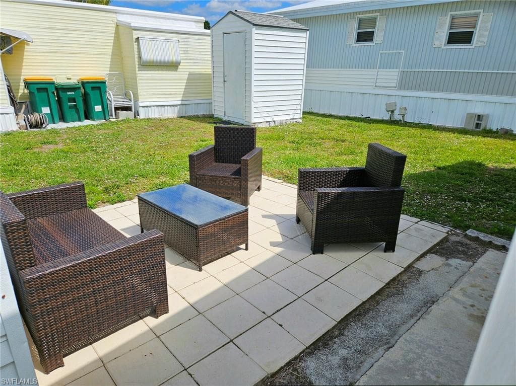 4 Onyx Dr 4-o, Naples, FL 34114-34