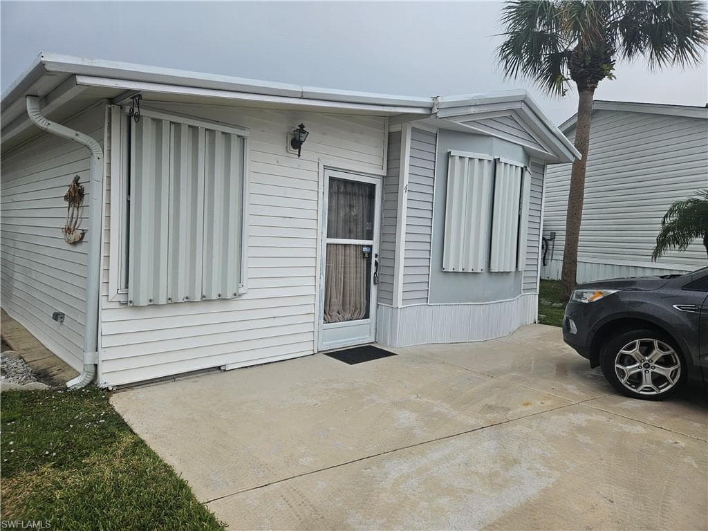 4 Onyx Dr 4-o, Naples, FL 34114-38