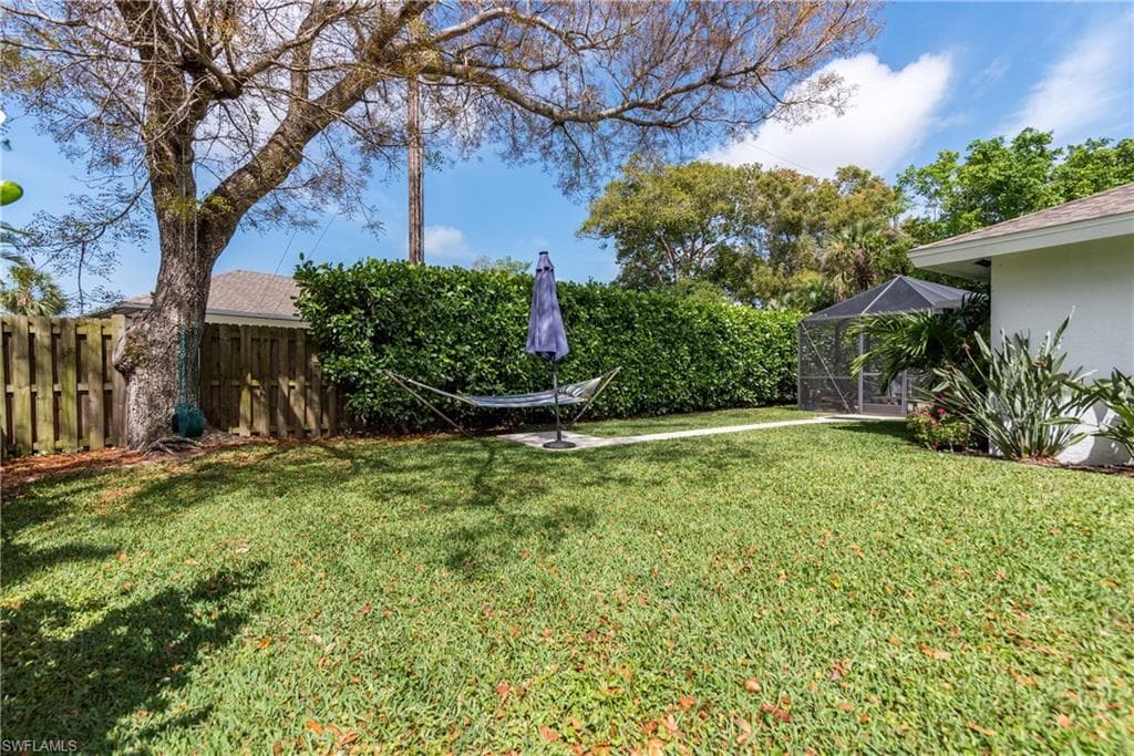 237 Burning Tree Dr, Naples, FL 34105-27