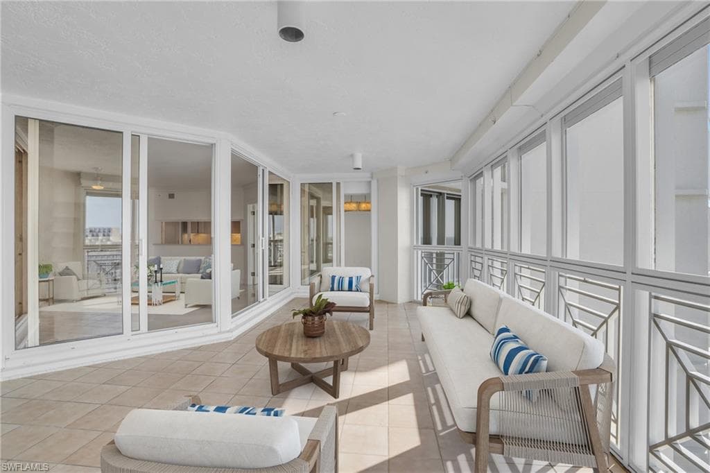 4021 Gulf Shore Blvd N 1904, Naples, FL 34103-15