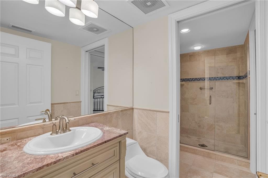 4021 Gulf Shore Blvd N 1904, Naples, FL 34103-25