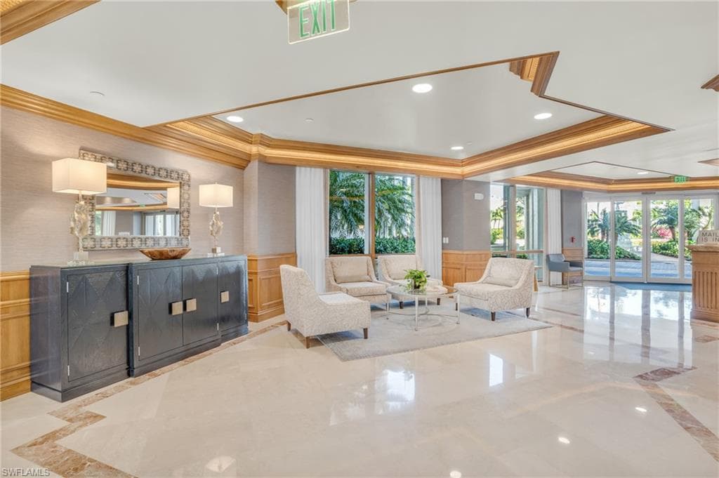 4021 Gulf Shore Blvd N 1904, Naples, FL 34103-28