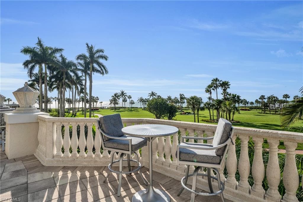 4021 Gulf Shore Blvd N 1904, Naples, FL 34103-37