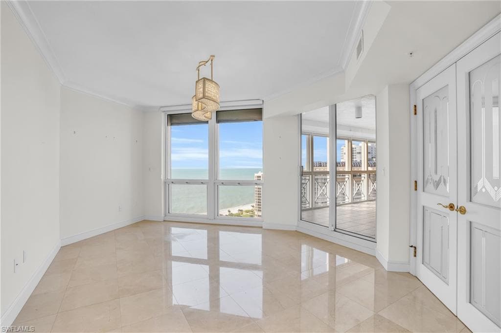 4021 Gulf Shore Blvd N 1904, Naples, FL 34103-6