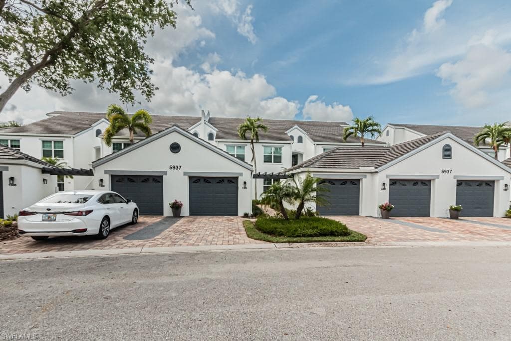 5937 Sand Wedge Ln 1503, Naples, FL 34110-37