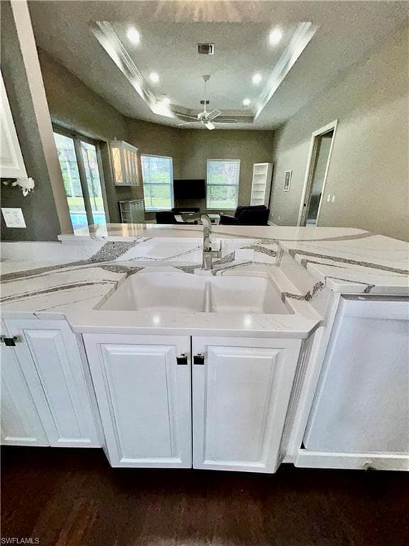 10283 Avonleigh Dr, Bonita Springs, FL 34135-11