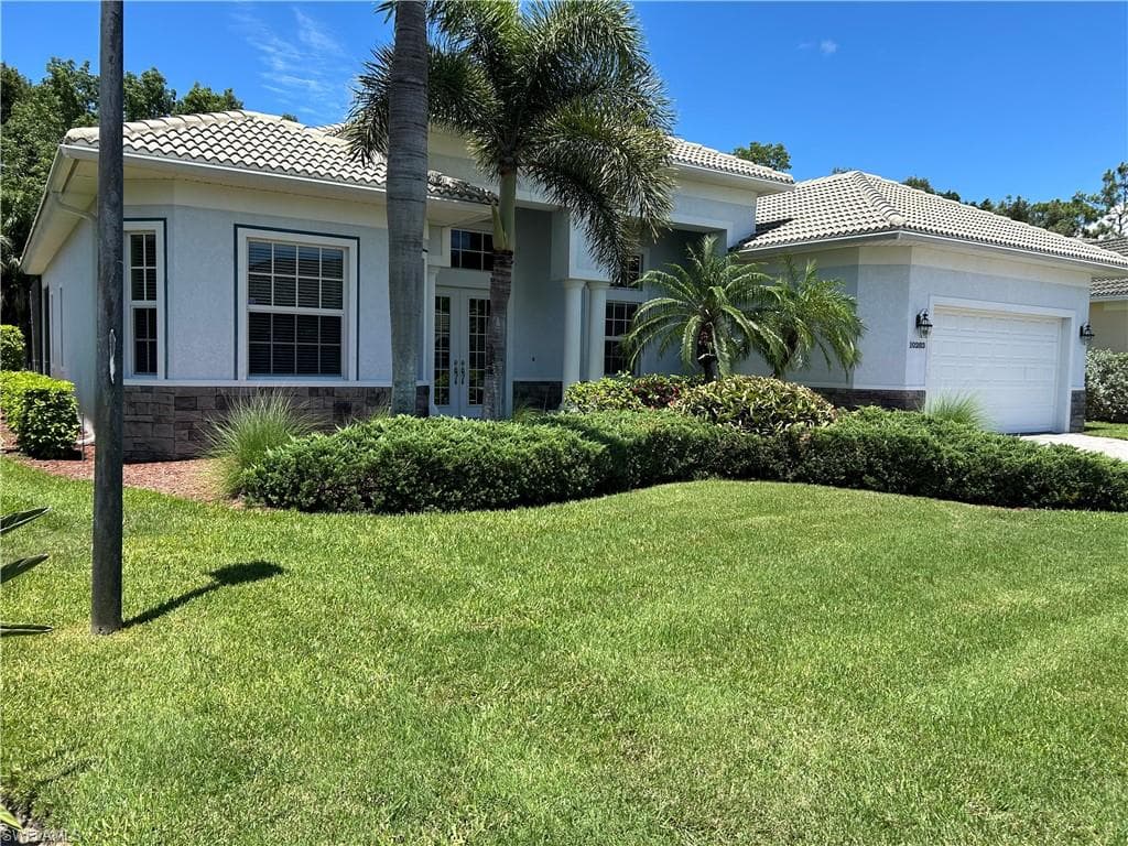 10283 Avonleigh Dr, Bonita Springs, FL 34135-1