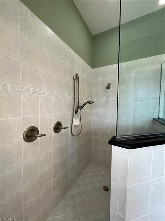10283 Avonleigh Dr, Bonita Springs, FL 34135-32