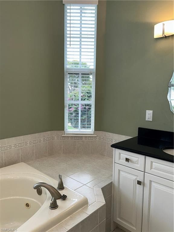 10283 Avonleigh Dr, Bonita Springs, FL 34135-38