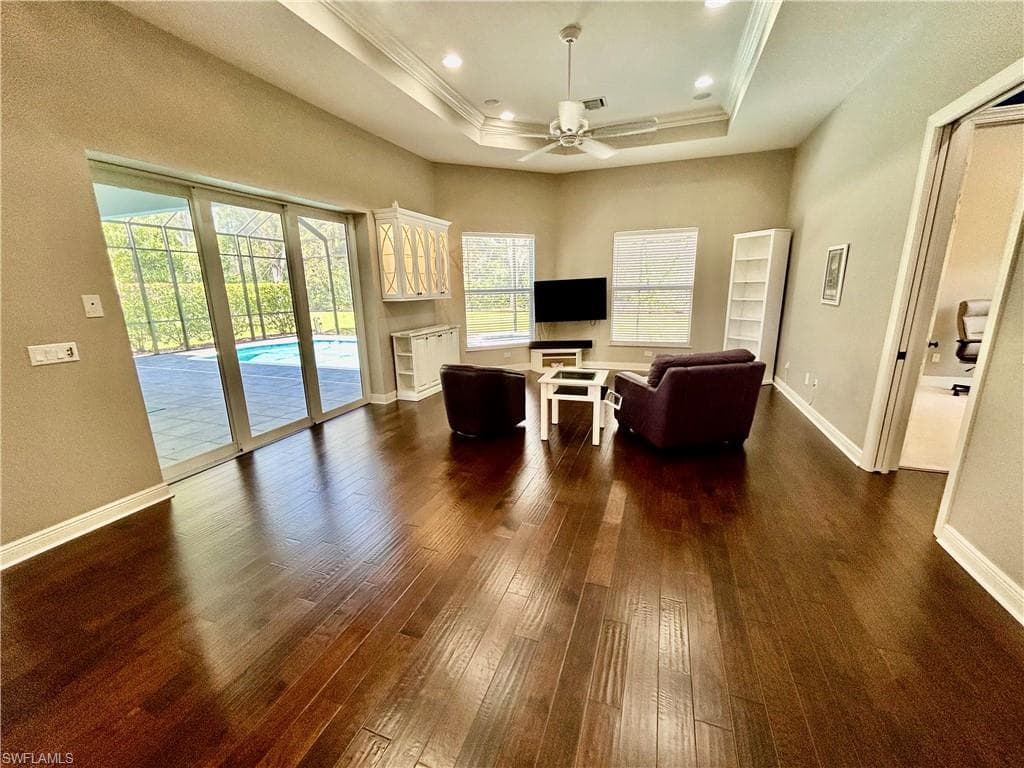 10283 Avonleigh Dr, Bonita Springs, FL 34135-6