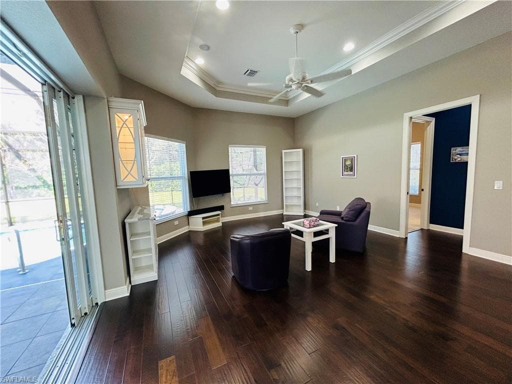 10283 Avonleigh Dr, Bonita Springs, FL 34135-7