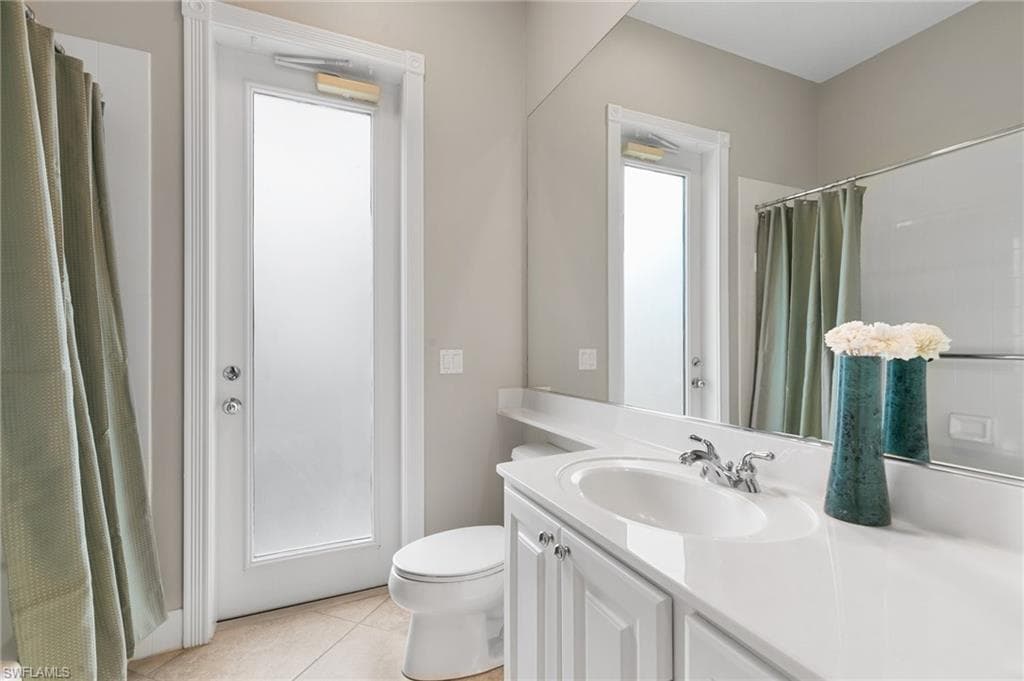 8082 Wilfredo Ct, Naples, FL 34114-12