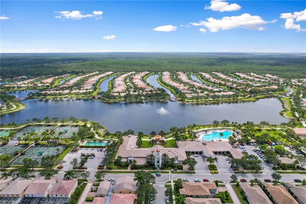 8082 Wilfredo Ct, Naples, FL 34114-22