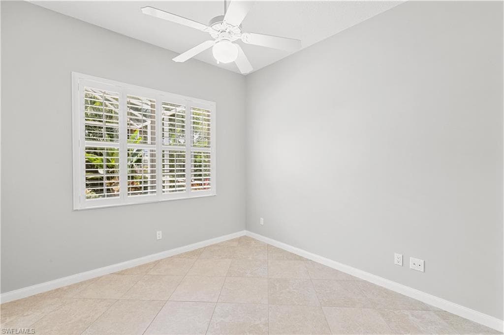 8082 Wilfredo Ct, Naples, FL 34114-33