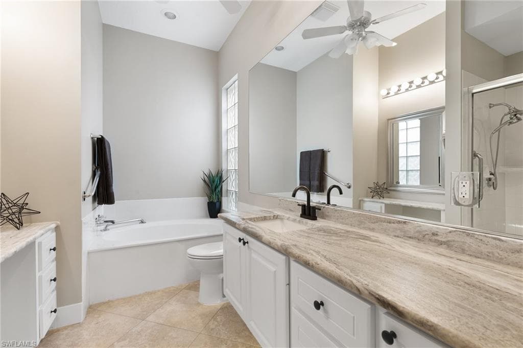 8082 Wilfredo Ct, Naples, FL 34114-7