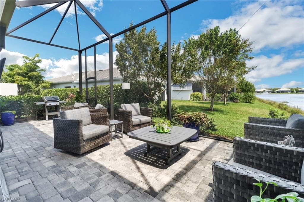 8966 Saint Lucia Dr, Naples, FL 34114-17