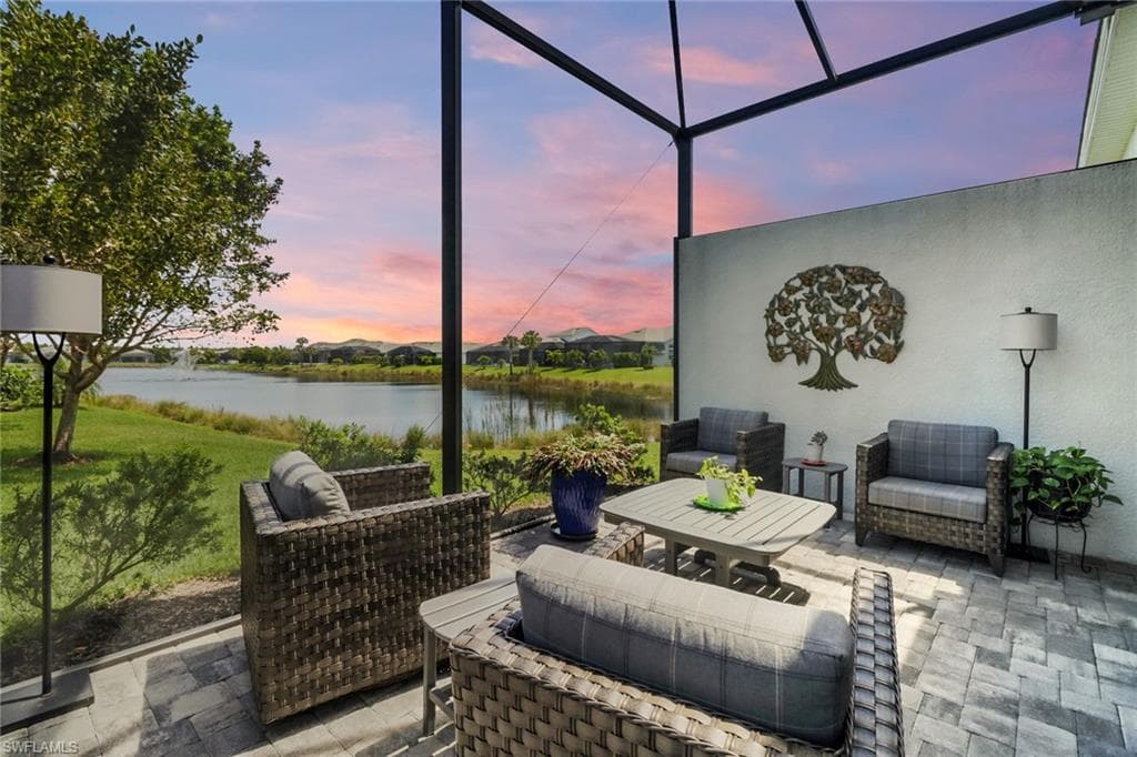 8966 Saint Lucia Dr, Naples, FL 34114-19