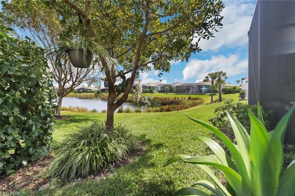 8966 Saint Lucia Dr, Naples, FL 34114-20