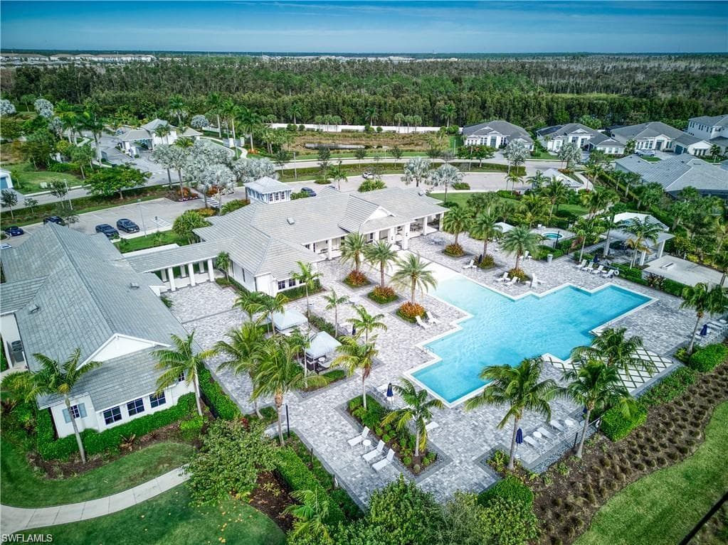8966 Saint Lucia Dr, Naples, FL 34114-25