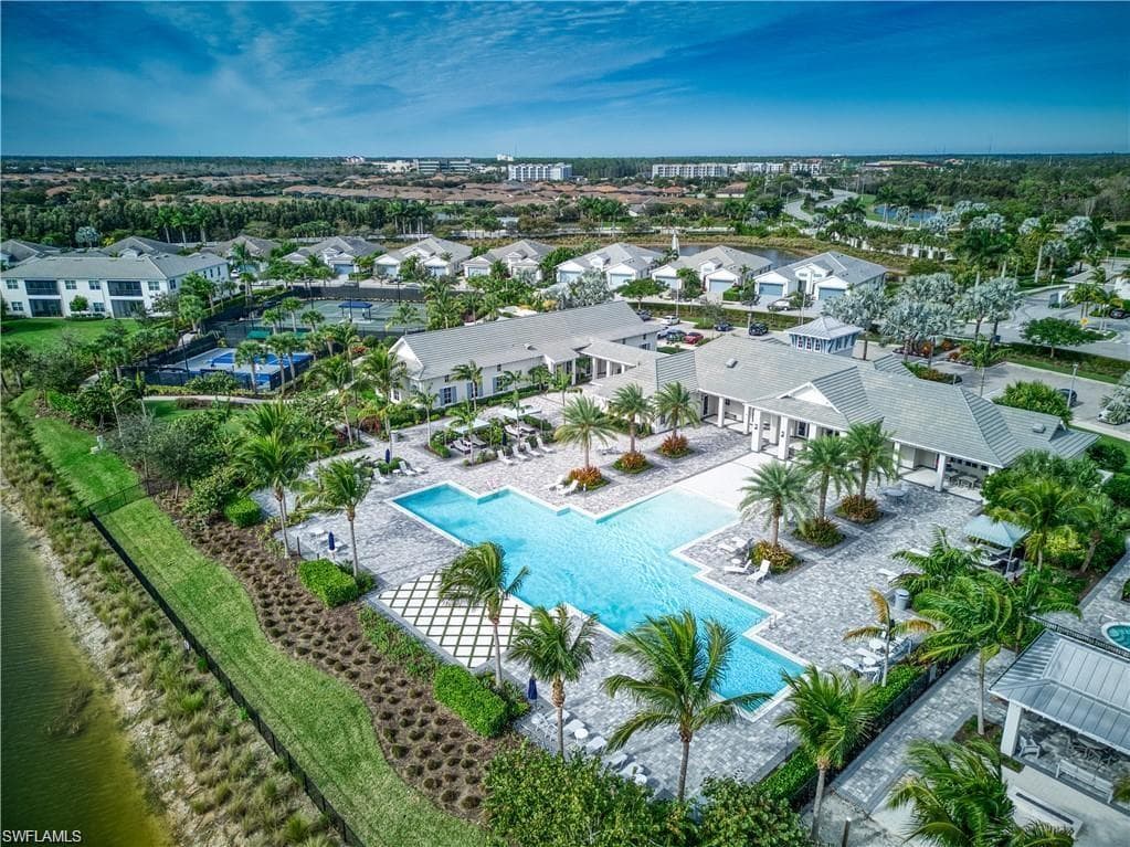 8966 Saint Lucia Dr, Naples, FL 34114-26