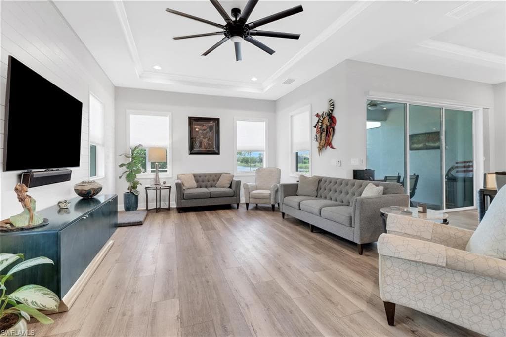 8966 Saint Lucia Dr, Naples, FL 34114-8