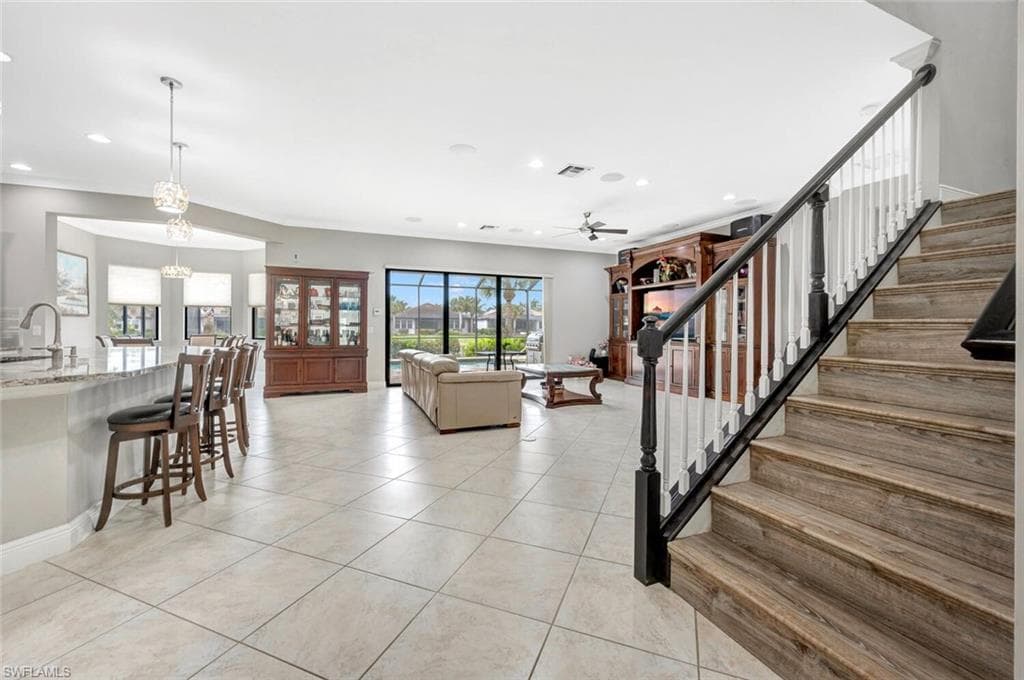 4437 Tamarind Way, Naples, FL 34119-4