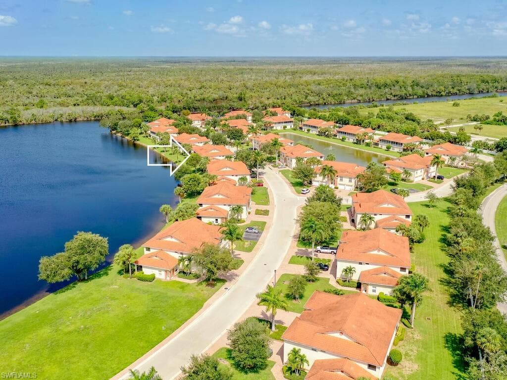 25065 Peacock Ln 202, Naples, FL 34114-1