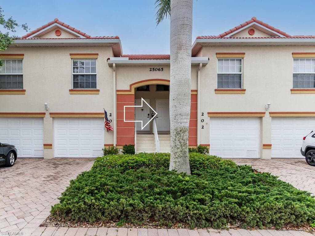 25065 Peacock Ln 202, Naples, FL 34114-3