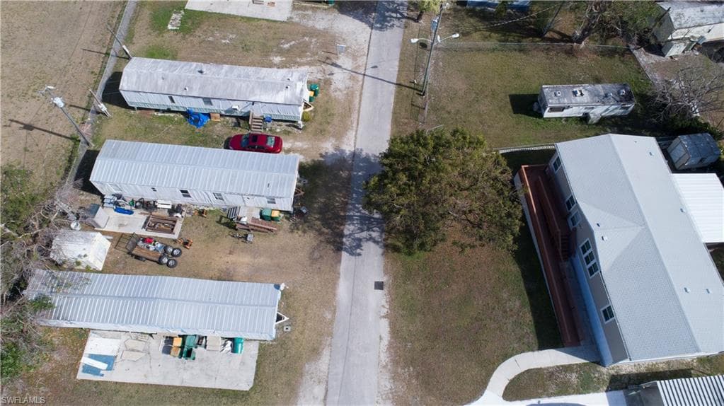 1165 Rewis Dr, Chokoloskee, FL 34138-4