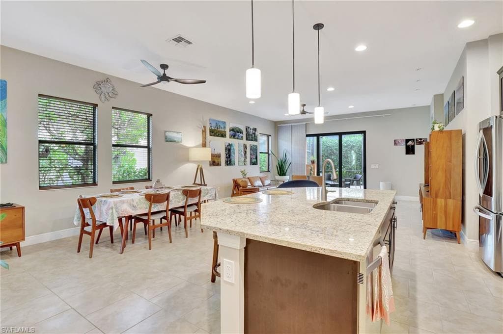 1290 Manado Dr, Naples, FL 34113-10