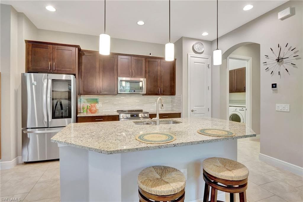 1290 Manado Dr, Naples, FL 34113-11