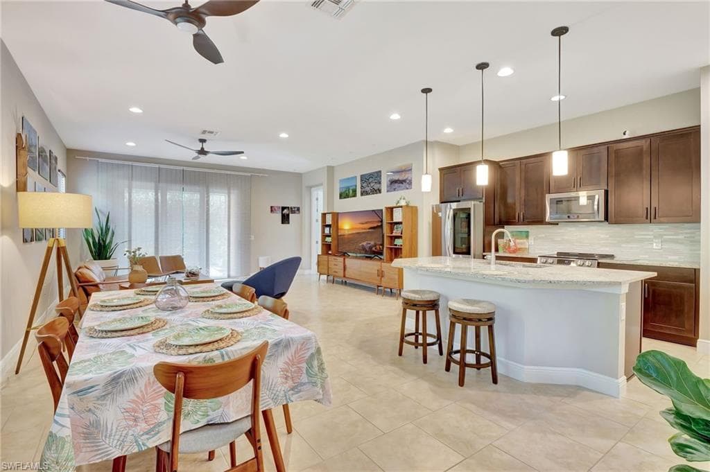 1290 Manado Dr, Naples, FL 34113-12
