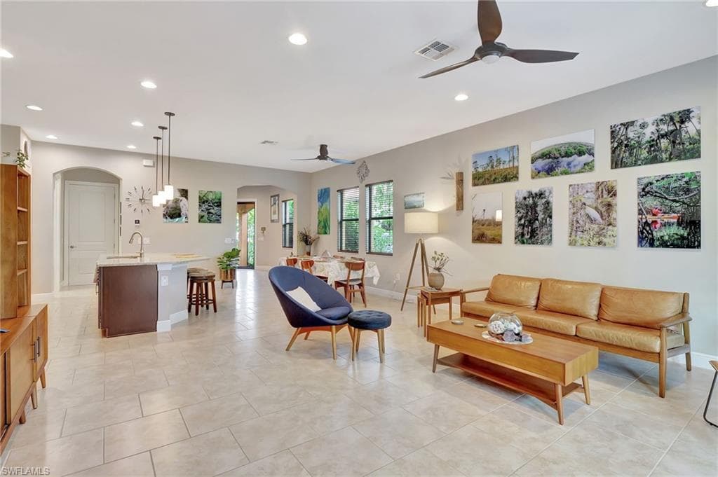 1290 Manado Dr, Naples, FL 34113-14